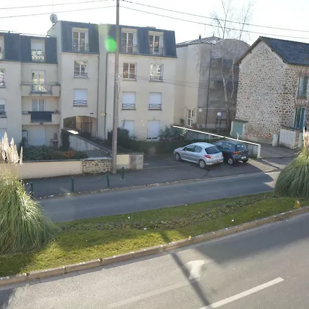 Chez Ester Apartment
